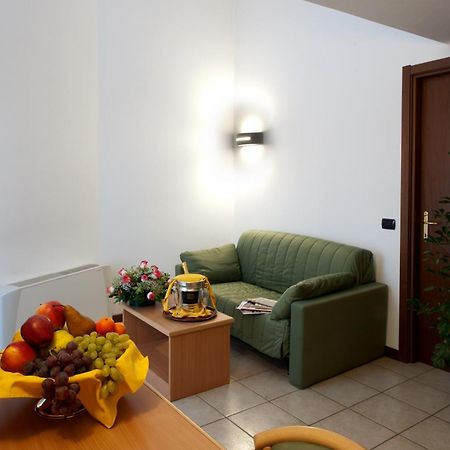 Hotel Roma Cassano Magnago Exteriör bild
