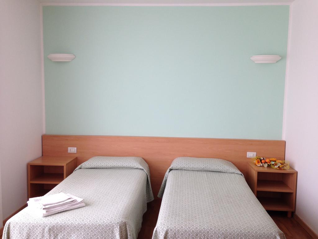 Hotel Roma Cassano Magnago Exteriör bild