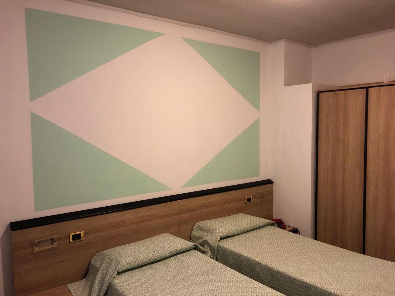 Hotel Roma Cassano Magnago Exteriör bild